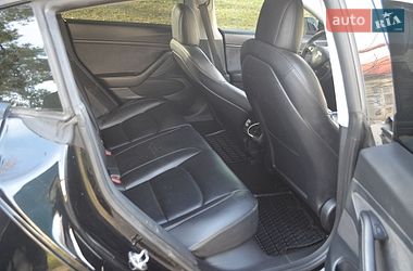 Седан Tesla Model 3 2021 в Трускавце