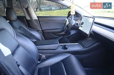 Седан Tesla Model 3 2021 в Трускавце