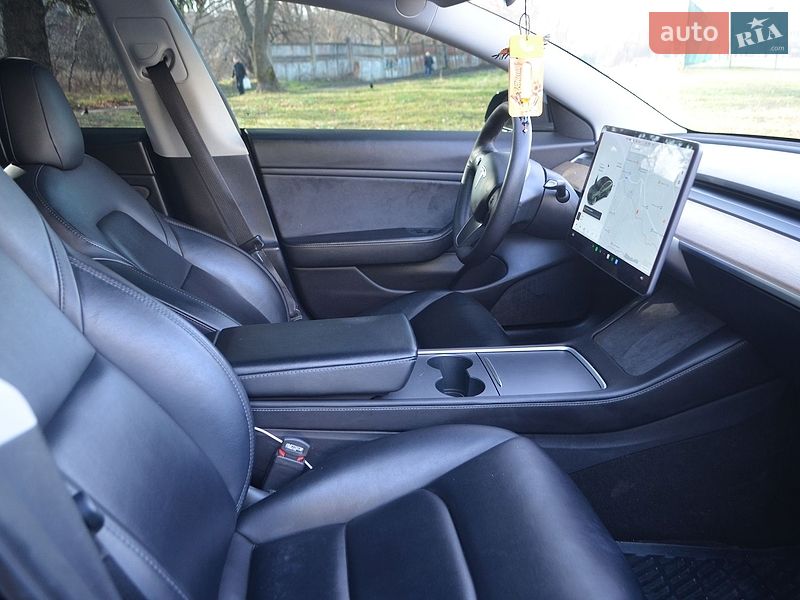 Седан Tesla Model 3 2021 в Трускавце