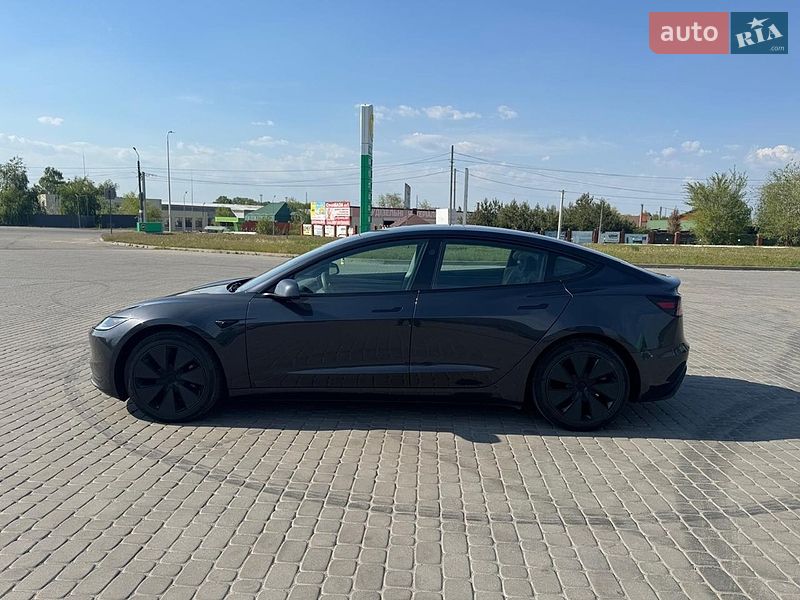 Седан Tesla Model 3 2024 в Новомосковске