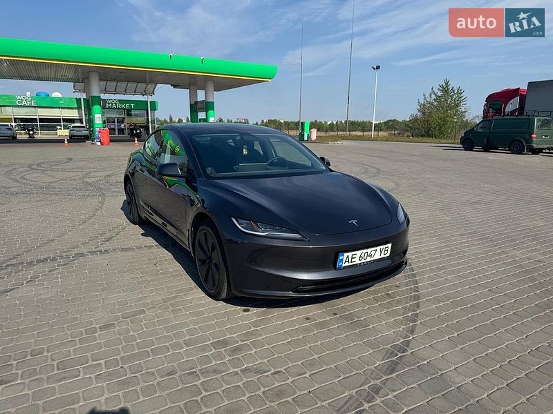 Седан Tesla Model 3 2024 в Новомосковске