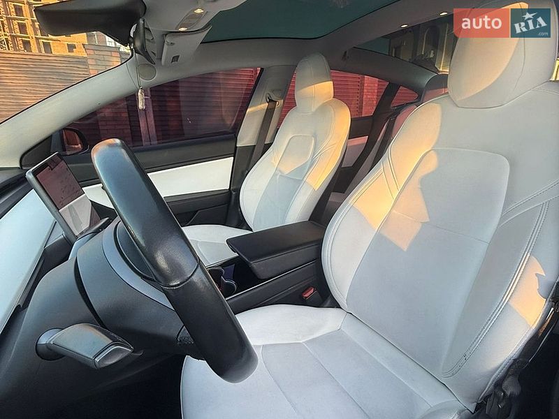 Седан Tesla Model 3 2018 в Дрогобыче