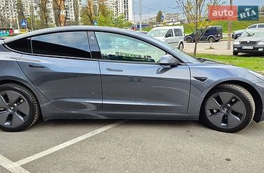 Седан Tesla Model 3 2022 в Киеве