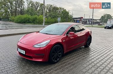 Седан Tesla Model 3 2018 в Гребенках