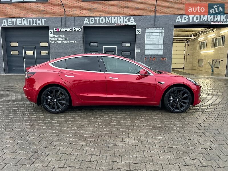 Седан Tesla Model 3 2018 в Гребенках