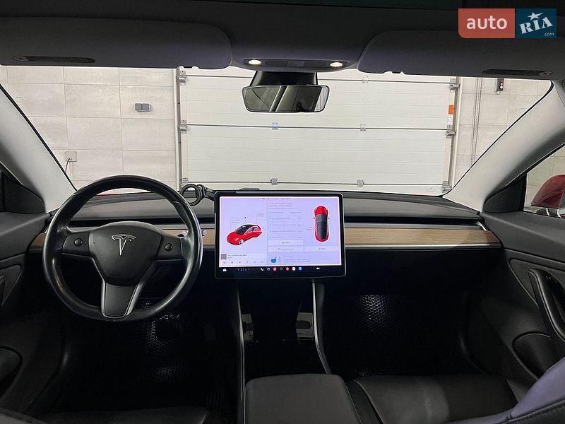 Седан Tesla Model 3 2018 в Гребенках