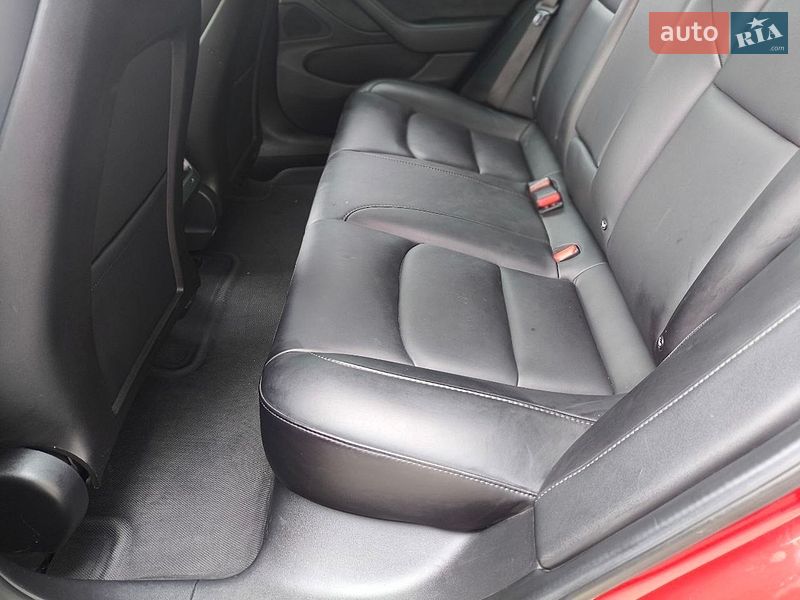 Седан Tesla Model 3 2018 в Киеве