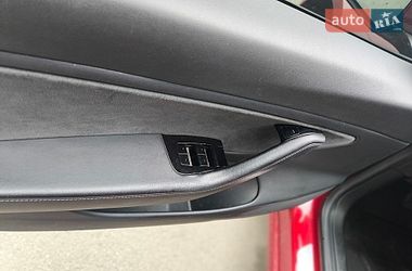 Седан Tesla Model 3 2018 в Киеве
