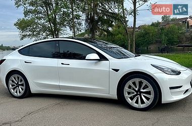 Седан Tesla Model 3 2021 в Виннице