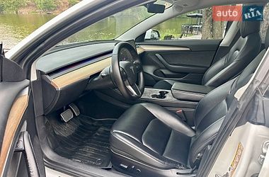 Седан Tesla Model 3 2021 в Виннице