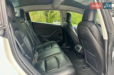 Седан Tesla Model 3 2021 в Виннице