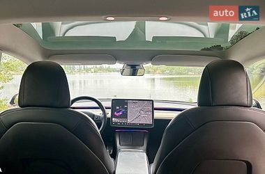Седан Tesla Model 3 2021 в Виннице