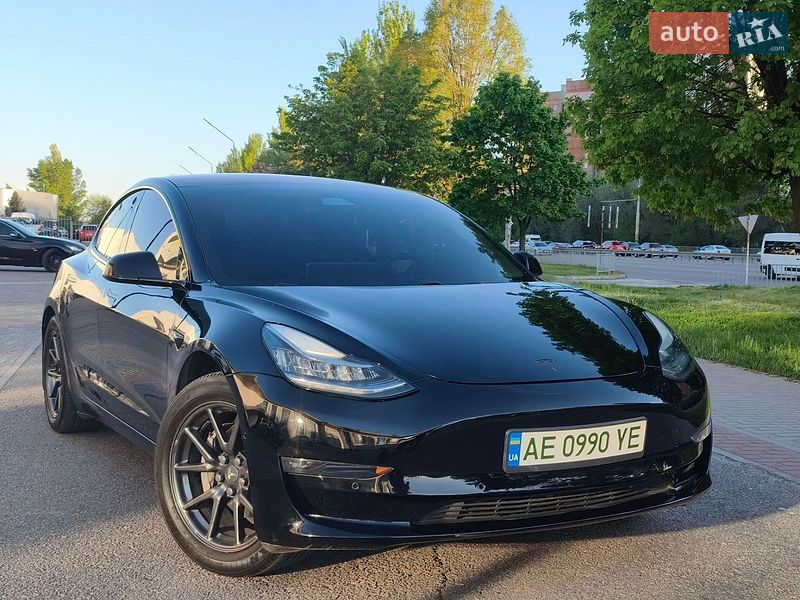 Седан Tesla Model 3 2018 в Днепре