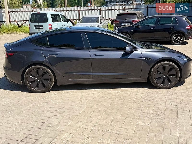 Седан Tesla Model 3 2024 в Днепре