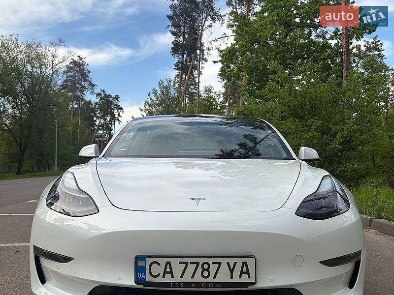 Tesla Model 3 2022