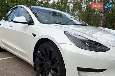Седан Tesla Model 3 2022 в Черкассах