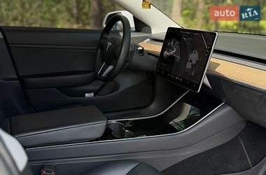 Седан Tesla Model 3 2019 в Житомире