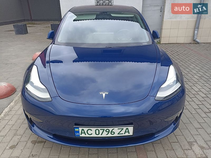 Седан Tesla Model 3 2018 в Луцке