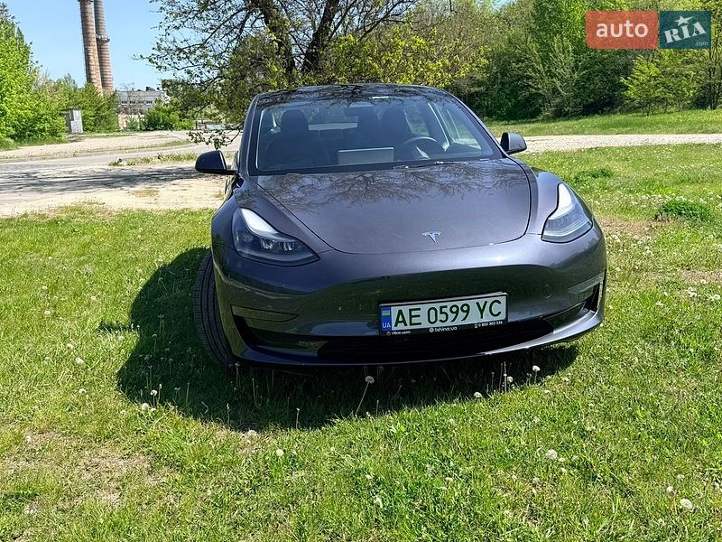 Седан Tesla Model 3 2023 в Днепре