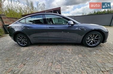 Седан Tesla Model 3 2022 в Тернополе
