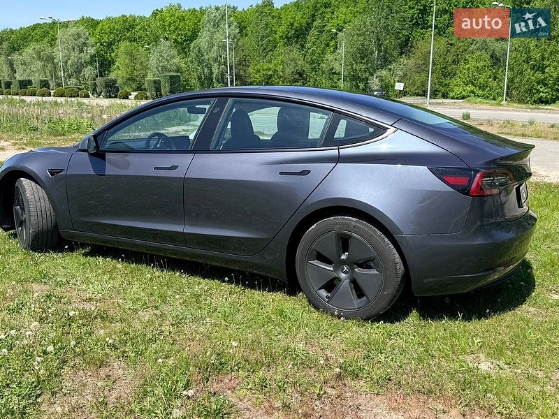 Седан Tesla Model 3 2023 в Днепре