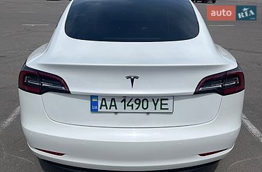 Седан Tesla Model 3 2022 в Киеве