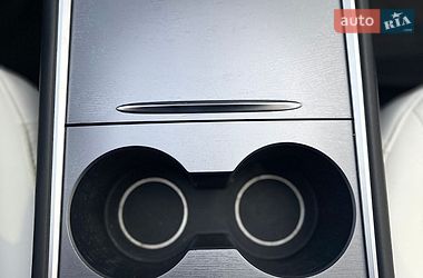Седан Tesla Model 3 2022 в Киеве