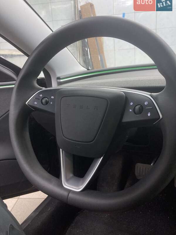 Седан Tesla Model 3 2024 в Києві
