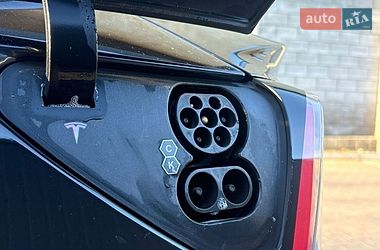 Седан Tesla Model 3 2021 в Ровно