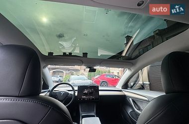 Седан Tesla Model 3 2022 в Киеве