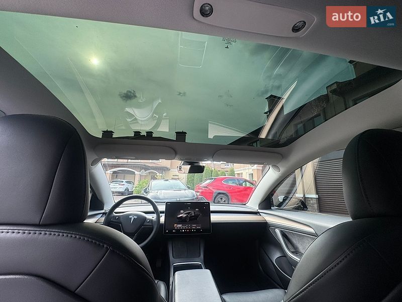 Седан Tesla Model 3 2022 в Киеве