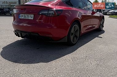 Седан Tesla Model 3 2020 в Житомирі