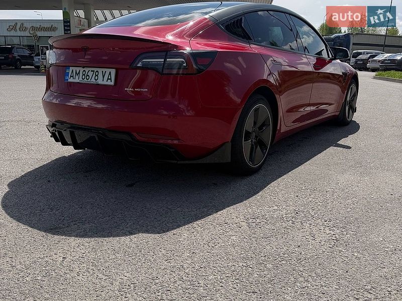 Седан Tesla Model 3 2020 в Житомирі