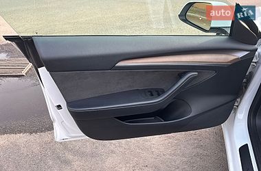 Седан Tesla Model 3 2022 в Черкассах