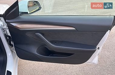 Седан Tesla Model 3 2022 в Черкассах