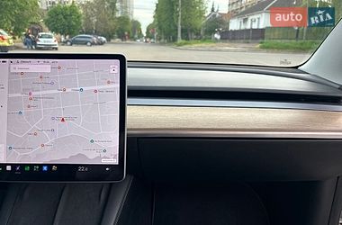 Седан Tesla Model 3 2022 в Черкассах