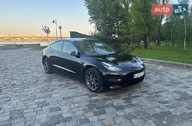 Седан Tesla Model 3 2023 в Киеве