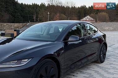 Седан Tesla Model 3 2024 в Львове