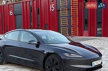 Седан Tesla Model 3 2024 в Львове