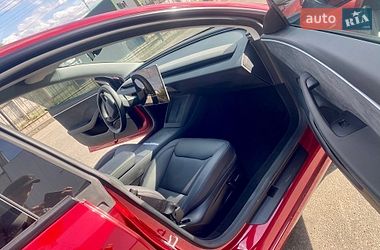 Седан Tesla Model 3 2024 в Чернигове