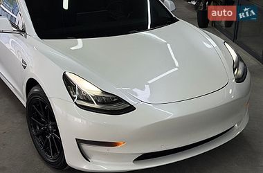 Седан Tesla Model 3 2019 в Одесі