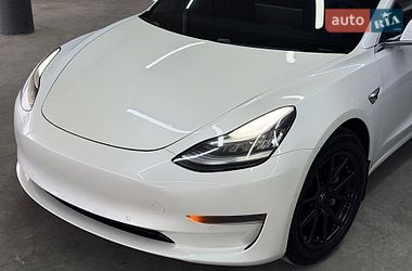 Седан Tesla Model 3 2019 в Одесі