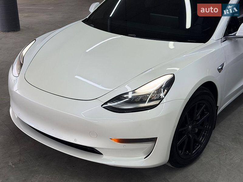 Седан Tesla Model 3 2019 в Одесі