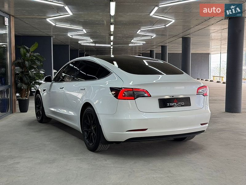 Седан Tesla Model 3 2019 в Одесі