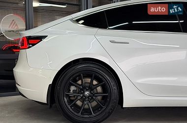 Седан Tesla Model 3 2019 в Одесі