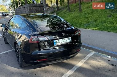 Седан Tesla Model 3 2022 в Днепре