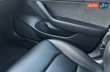 Седан Tesla Model 3 2022 в Днепре