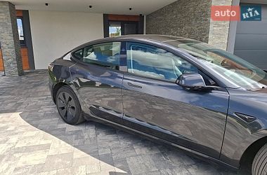 Седан Tesla Model 3 2025 в Ровно