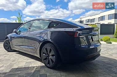 Седан Tesla Model 3 2025 в Ровно