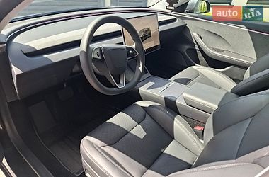 Седан Tesla Model 3 2025 в Ровно
